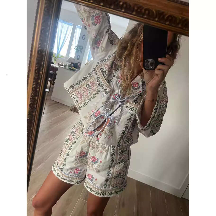 Vertical Striped Fashion Suit For Women Summer New Elegant Slimming Shirt Casual Short B5