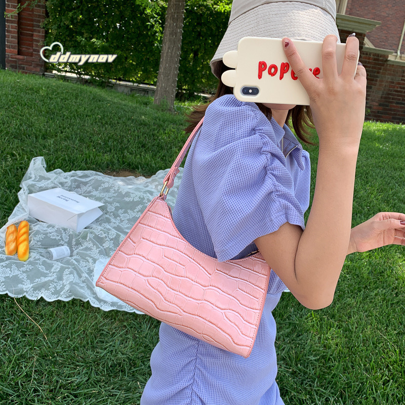 Niche Trendy Underarm for Women New Fashion Crocodile Pattern Versatile Shoulder Baguette Bag