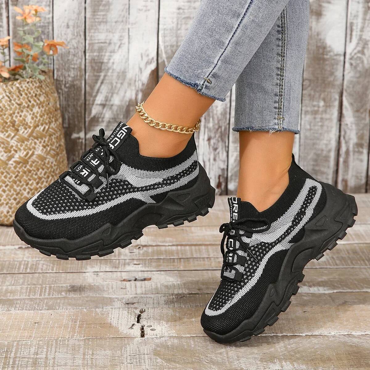 Ddmyoutdoor Fashion New Little White Breathable Sports Retro Colored Mesh Lacing Casual Shoes Increase Height Outdoor Shoes