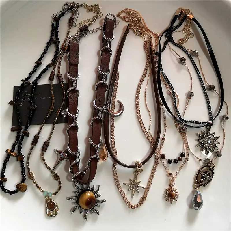 Vintage Leather Brown Stone Sun Pendant Beaded Choker Clavicle Chain Necklace For Women Unique Y2K Personalized Grunge Jewelry Y250605