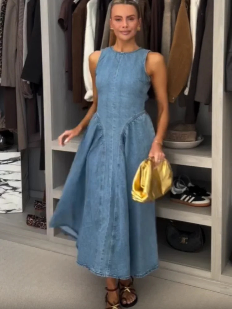 Women Fashion Denim Slim Long Dresses Chic O Neck Sleeveless High Waist Pleated Maxi Dresses 2025 Female Commute Street Vestidos 250529