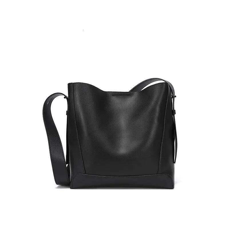Designer Bags 2025 Women's Cow Genuine Leather Shoulder Bags Ladies Soft Cowhide Fashion Design Bag Female Retro Tote Bucket Handbag Lady Luxury 