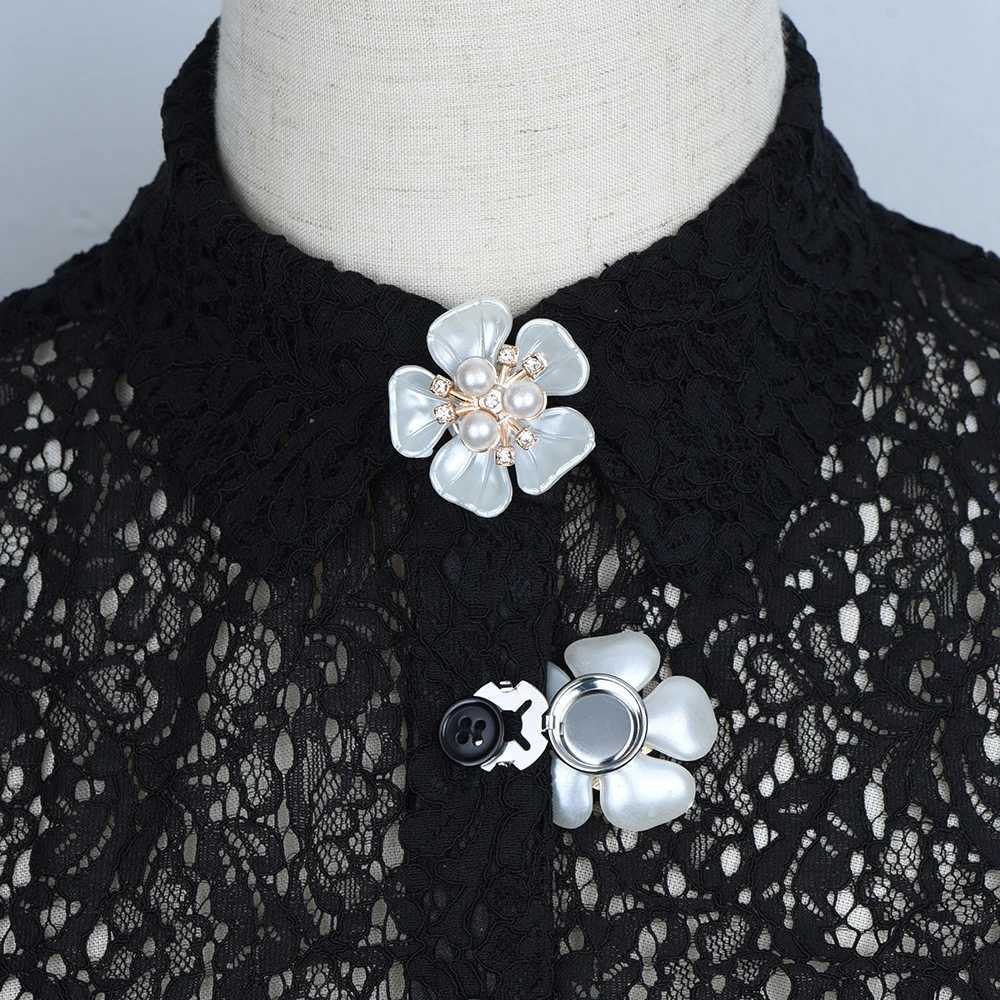 2Pcs Imitation Shell Pearl Petal Flower Button Cover Luxury Shirt Sleeve Button Elegant Copper Cufflinks Accessories for Women W250606