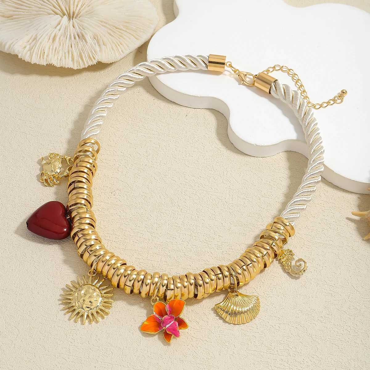 ZAA Vintage Charm Cord Necklace For Women Golden Ocean Animal Pendant Metal Shim Rope Chain Jewelry Summer Holiday Wearing Gift Y250605