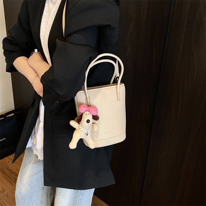 designer Korean Style INS Handheld Bucket Bag for Women 2025 New Niche Design Commuter Bag Casual Versatile Crossb
