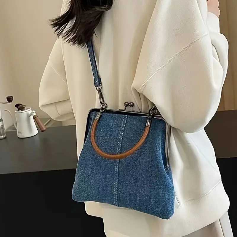Womens Denim Handbag with Kiss Lock Clasp Vintage Coin Purses Crossbody Bag for Outdoor Portable Beach Wedding Z250606