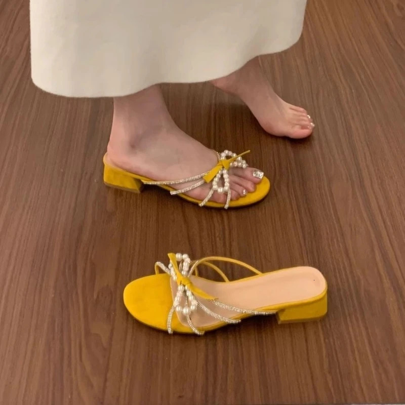 Pearl Bow Open-toe Slippers for Women in Summer Beautiful Small Round-toe Rhinestone Non-slip Block Heel Sandals 250603