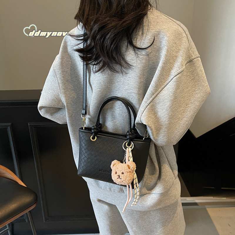 High-End Handbag for Women 2025 New Spring Summer Trendy Crossbody Bucket Textured Versatile Shoulder Bag ddmynov