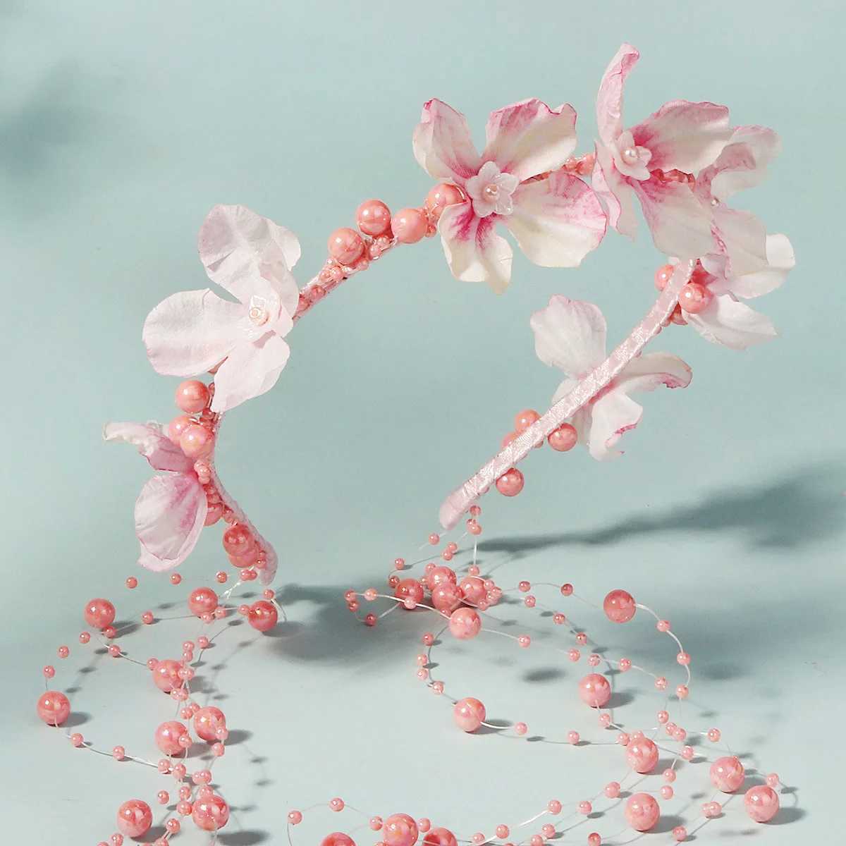 Bride Wedding White Flower Crowns Elegant Floral Headbands with Long Tassel Pearls Pendant Hair Jewelry Women Party Hairbands Z250605