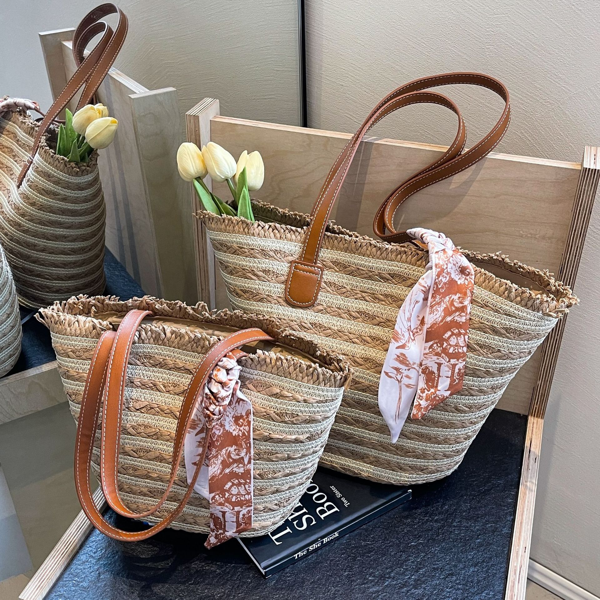 designer Summer Woven Straw Basket Bag for Women Large Capacity 2025 New Versatile Shoulder Beach Vacation Tote Bag