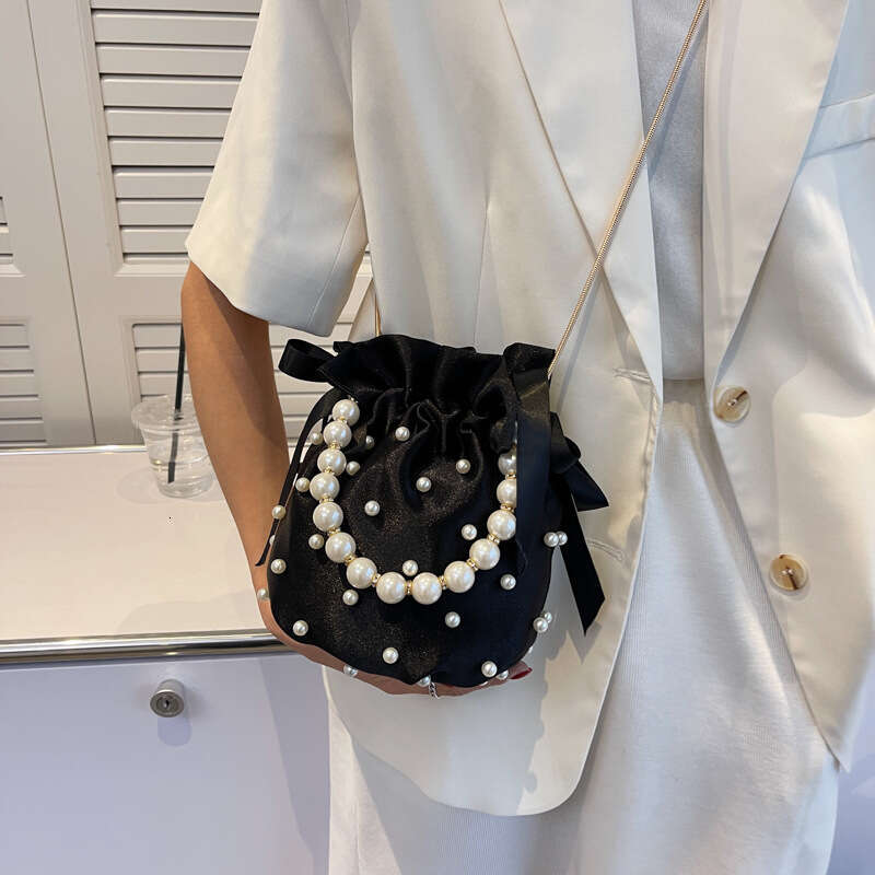 Women's Crossbody Fashion 2024 New Style Personality Ins Chain Pearl Trendy Shoulder Bucket Bag