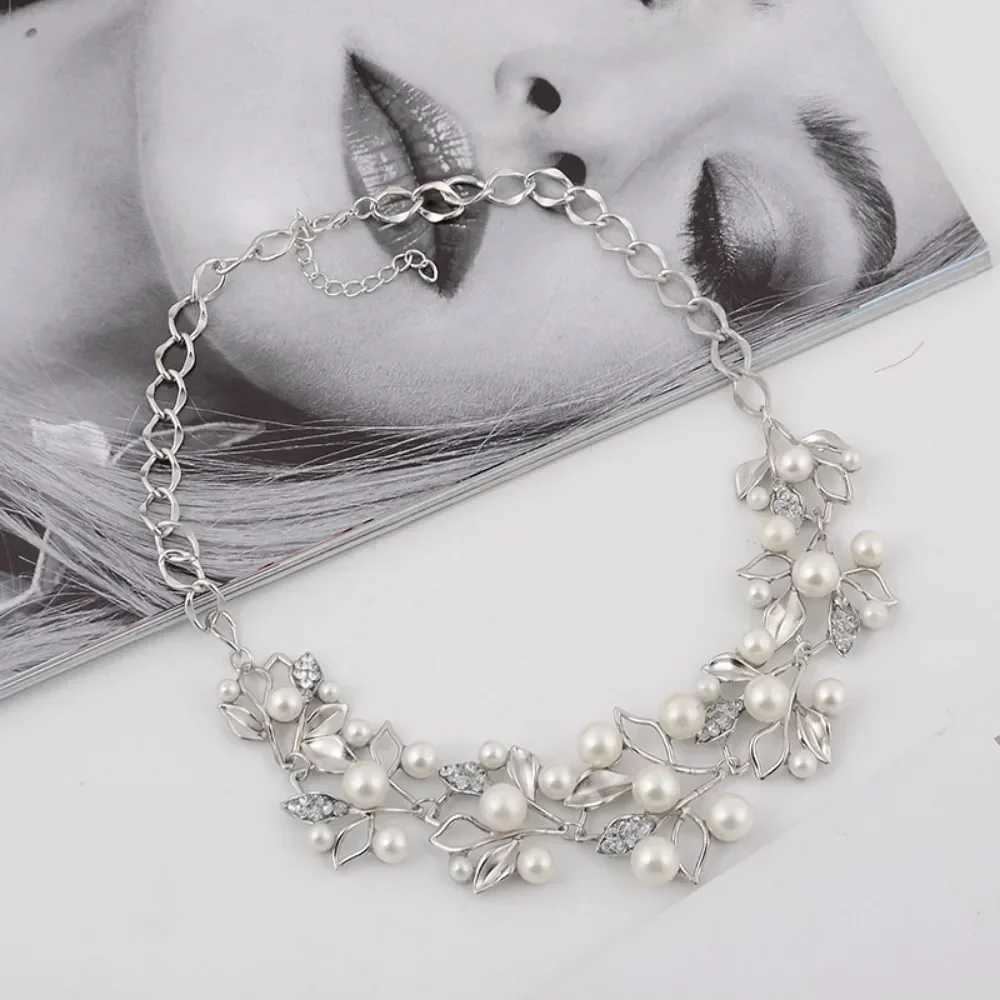 2025 New Simulated Pearl Necklaces Pendants Leaves Statement Necklace For Women Girl Collares Ethnic Fashion Jewelry Gifts Y250605