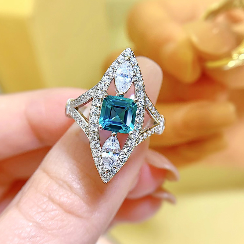 2025 Choucong Pagoda Cut Emerlad Stunning Luxury Jewelry Genuine 100% 925 Sterling Silver White Lab Moissanite Diamond Eternity Women Wedding Band Rin