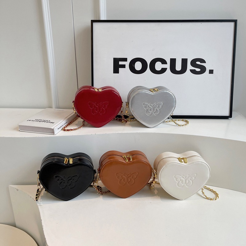 Free Shipping Designer Bag New Heart-shaped Fashionable Butterfly Printed Trendy Love For Women Niche Design Chain Crossbody Bag