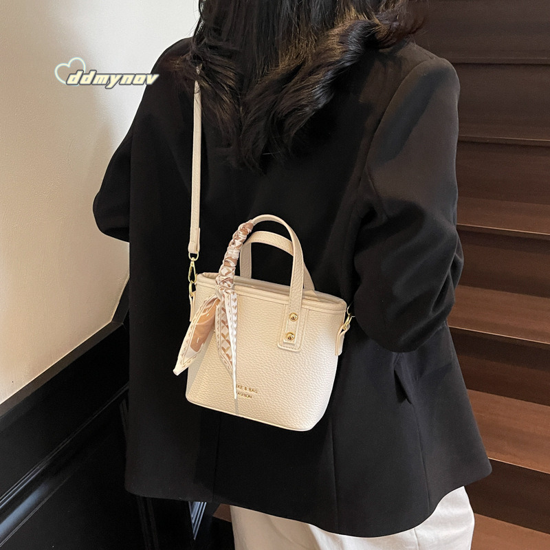 Minimalist Versatile Handheld Bucket for Women 2025 New Korean Fashion Casual Shoulder Crossbody Bag ddmynov
