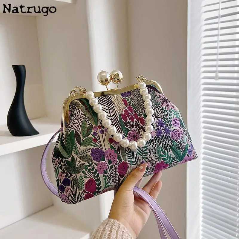 Elegant Lady Embroidery Bags Clip Purse And Handbag Flowers Dinner Clutch Hand Bag Ladies Pearl Chain Crossbody Shoulder Bag M250606
