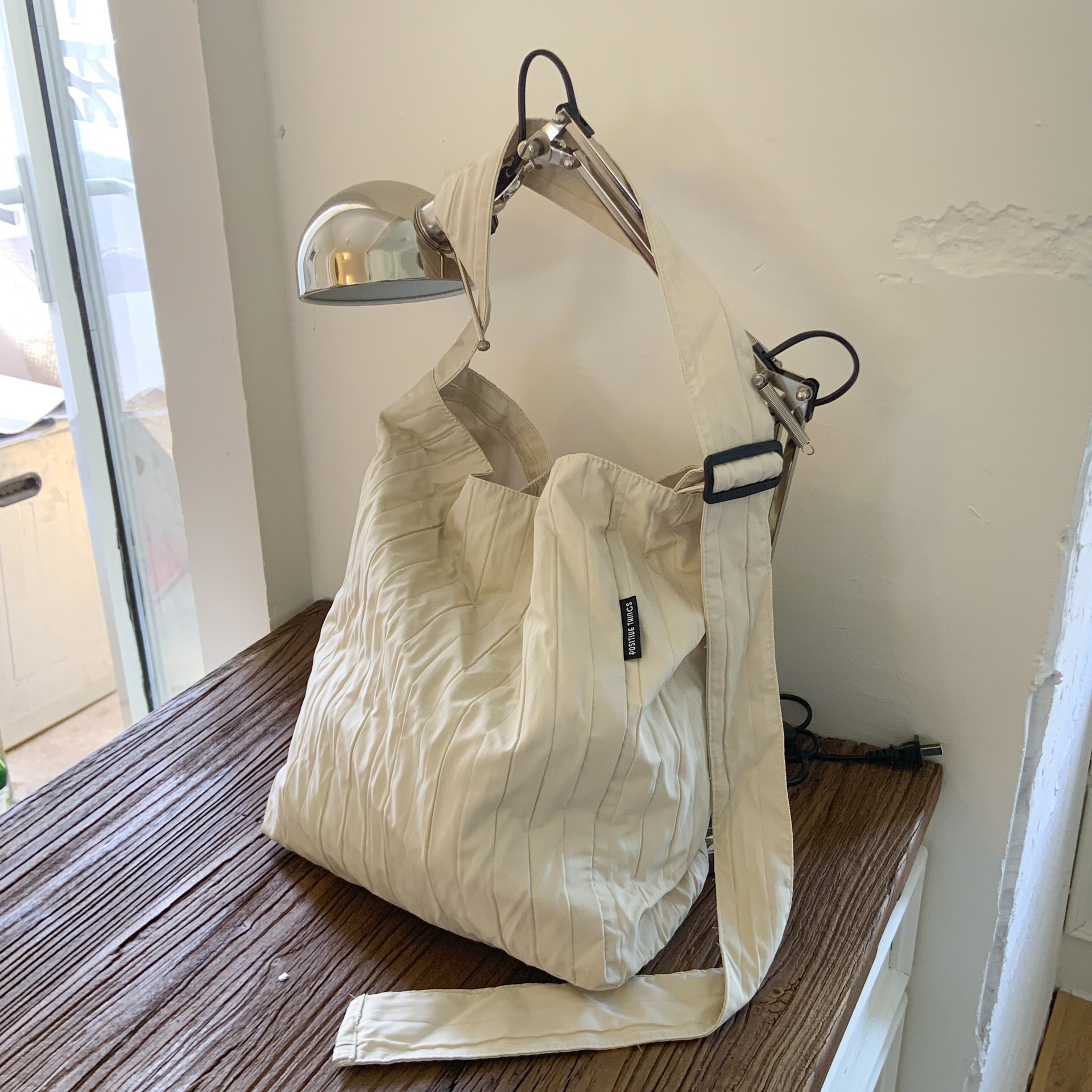 designer Pleated Shoulder Bag for Women New Simple Texture Bag Versatile Commuter Underarm Large Capacity Crossbody Tote Bag for Wo