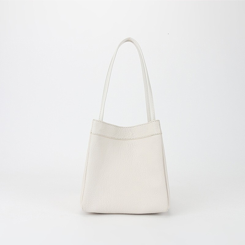 Autumn and winter niche design handbag, large capacity commuting leather single shoulder wing women's crossbody bag