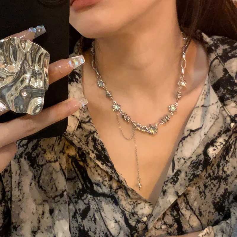 Vintage Kpop Y2K Pendant Necklaces For Women Punk Gothic Zircon Heart Cross Tassel Necklace Clavicle Choker Jewelry Gifts Y250605