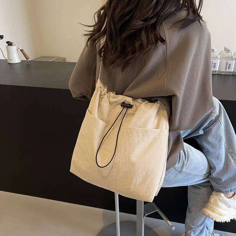 Simple Solid Color Shoulder Versatile Messenger Lightweight Women's Carry-On Bag, Daily Commuting, Travel