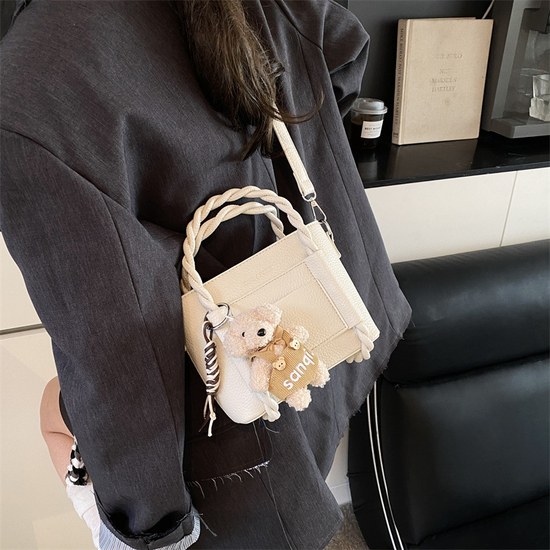 designer High-end Retro Bag for Women 2025 New Spring Summer Trend Versatile Crossbody Bag Fashion Simple Handbag Buc