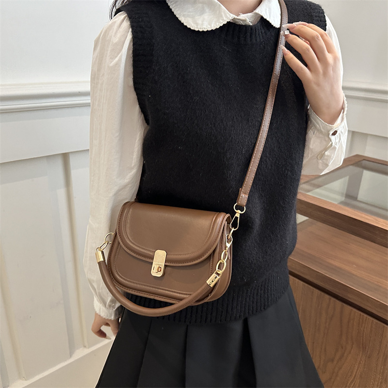 designer Vintage Small Square Bag 2025 Spring New Niche Small Bag for Women Simple Fashion Trendy Casual Shoulder Crossbody Bag