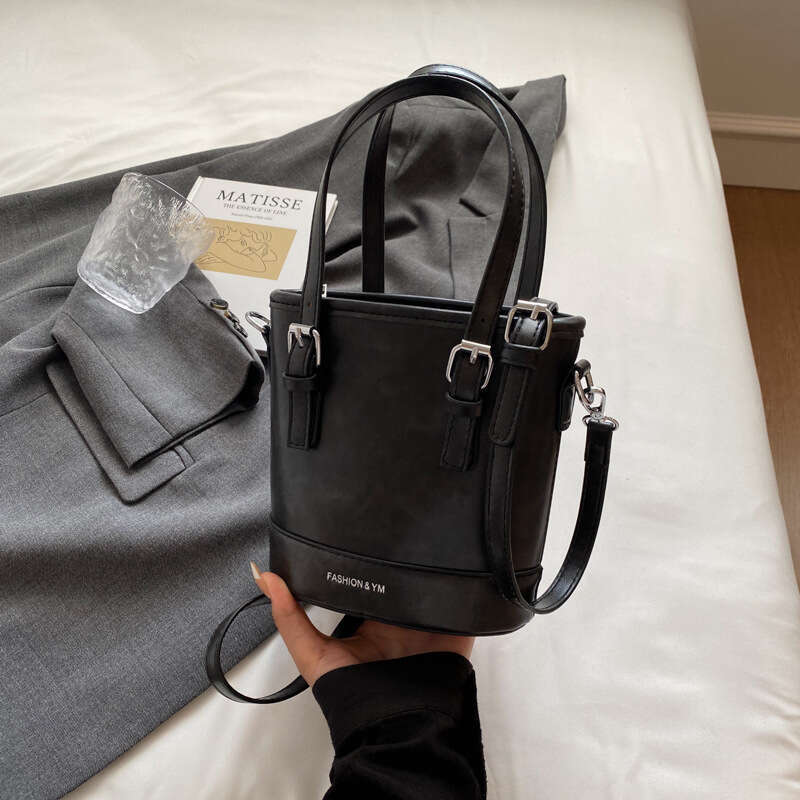Niche Design Bucket for Women 2025 New Trend Simple Handbag Fashion Versatile Shoulder Crossbody Bag