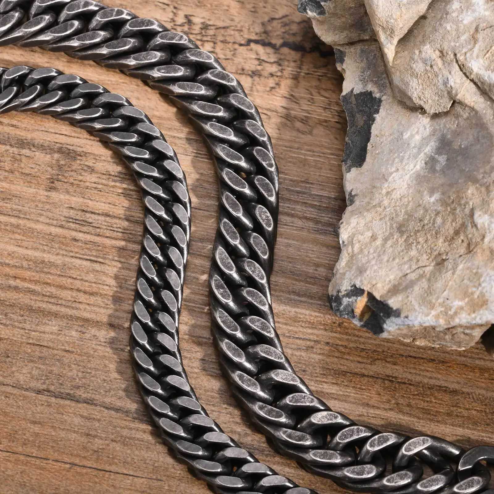 Vnox Thick Heavy Stainless Steel Cuban Chain Bracelets for Men Boys Oxidized Antique Metal Miami Curb Link Wristband Jewelry W250606