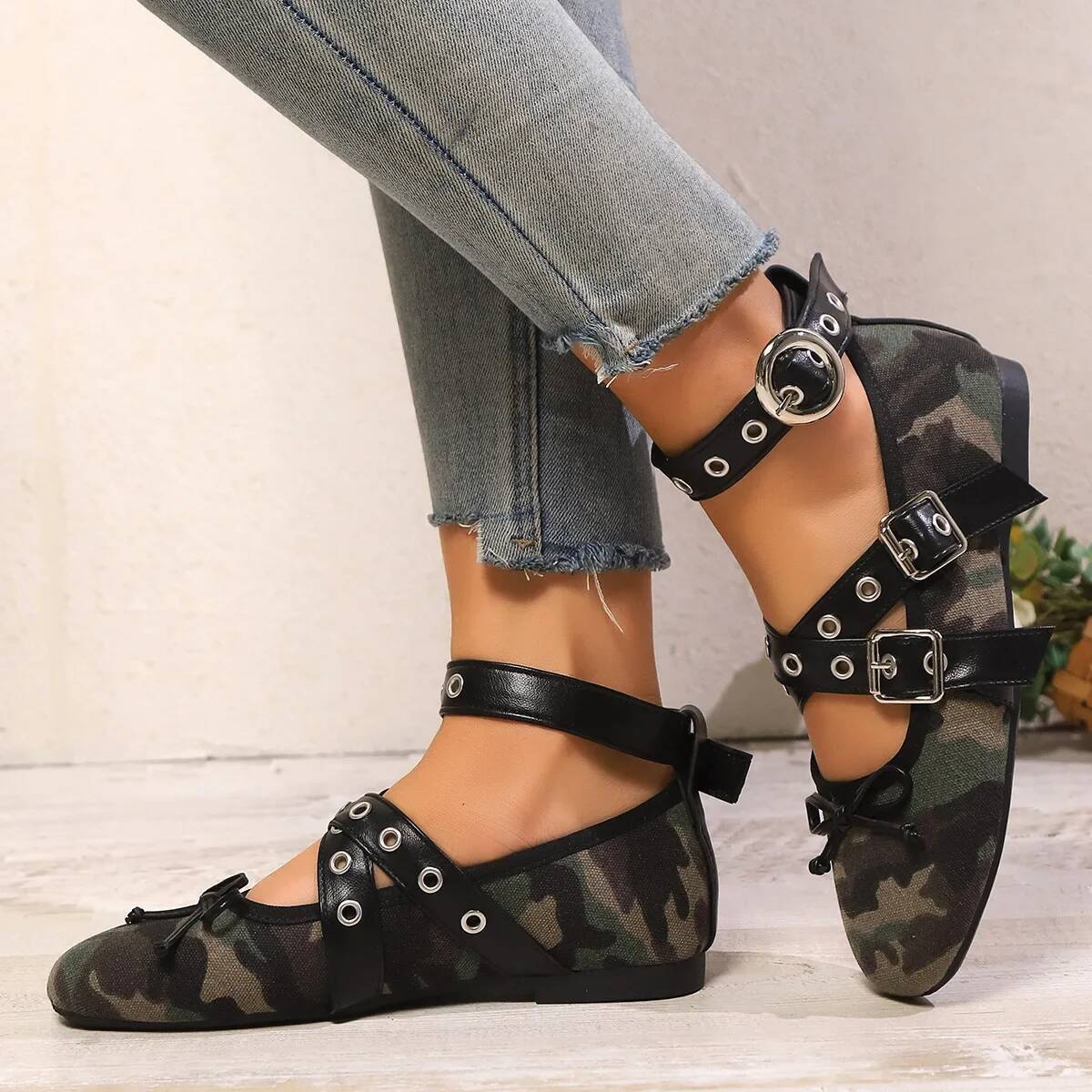Ddmyoutdoor Ballet Flats Fashion Cow Print Lace Up Woman Brand Design Ankle Buckle Strap Ladies Casual Leopard Canvas Loafer Outdoor Shoes