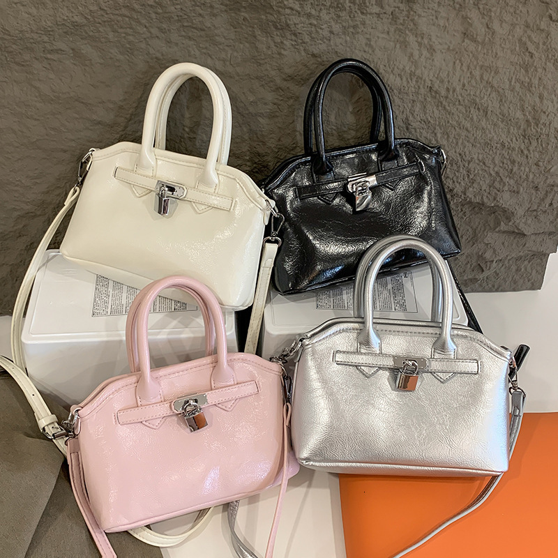 Top brand high-quality new free designer bag cross-border 2025 new fashionable handbag shell niche fabric single shoulder crossbody bag brand new free