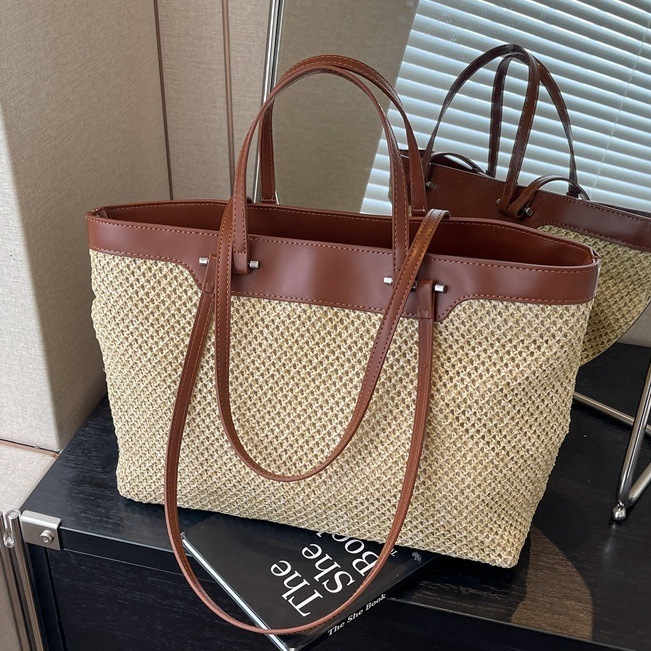 designer Handheld Large Capacity Bag for Women 2025 Summer New Fashion Straw Woven Shoulder Underarm Bag Commuting Casual Tote Bag
