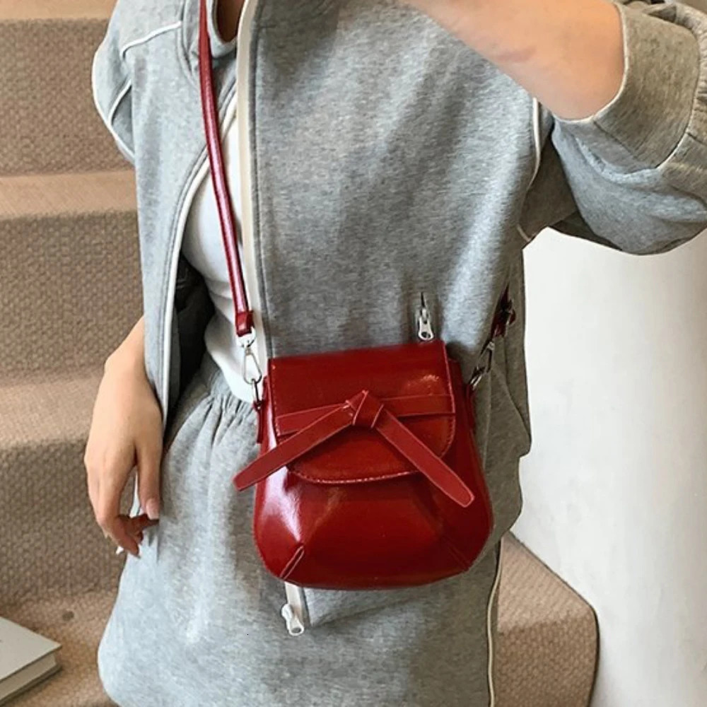 Simple Glossy Crossbody Bag for Women High Grade PU Buckle One Shoulder Bags Daily Working Commute All-Match Versatile Packs 250605