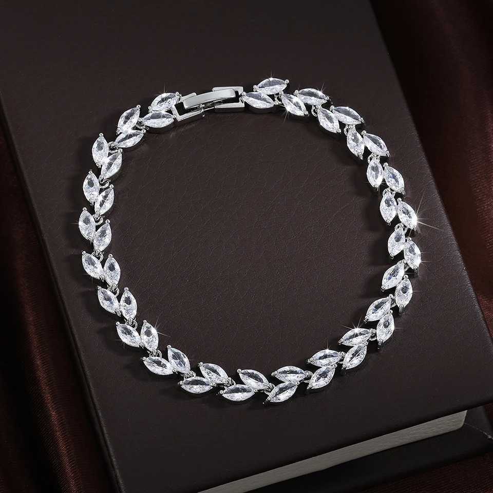 ZAKOL Fashion White Leaf Bracelets Bangles for Women Shinny Marquise Cut Cubic Zirconia Bridal Wedding Party Jewelry BP061 W250606