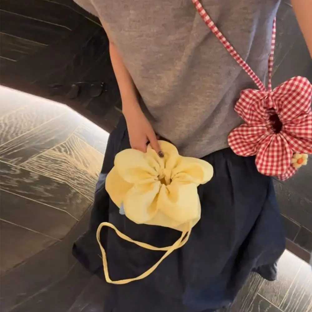 Casual Korean Style Plaid Drawstring Bag Cute Cloth Small Crossbody Bag Large Capacity Storage Bag Flower Handbag Women M250606