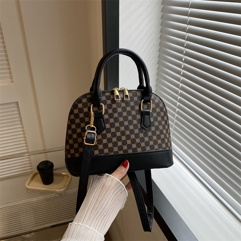 designer 2025 Summer New Fashion Vintage Floral Handbag Shoulder Crossbody Shell Bag Women's Bag Supports Wholesale and Mixed Orders