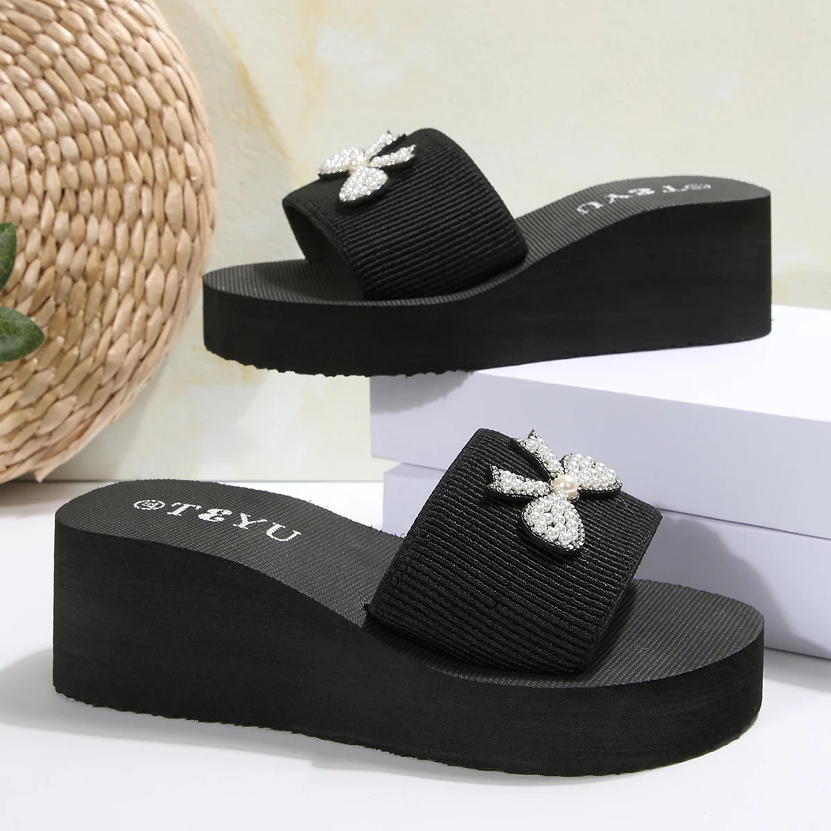 Pearl Bowtie Decor Wedge Slippers Women 2025 Summer Thick Bottom Platform Sandals Woman Lightweight Non Slip Beach Slides Mujer 250603