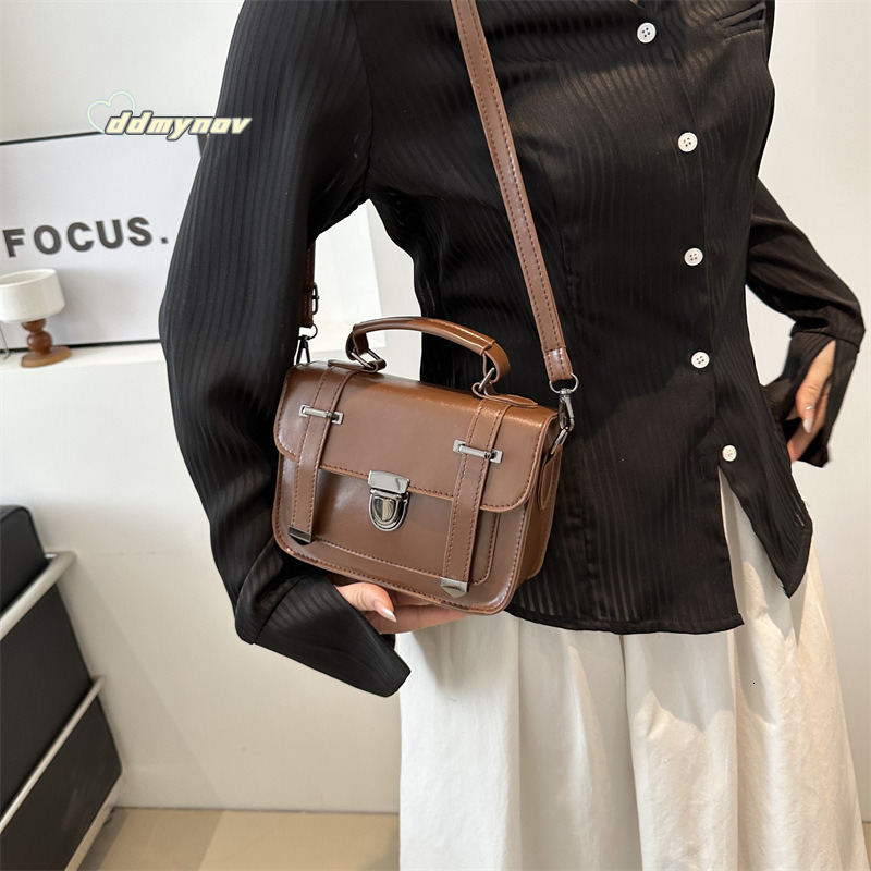 Niche British Style Handbag Small Square for Women 2025 New Versatile High-end Fashion Single Shoulder Crossbody Bag ddmynov