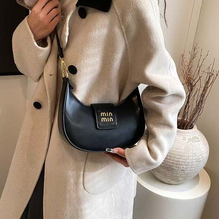 Designer Shoulder Bag Luxury Top Quality Womens Fashion Bag classical Handbag Half moon bag lassical Handbag messenger fashionable bag 789