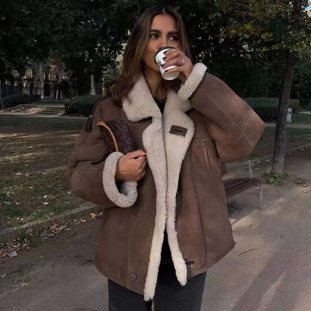 Winter new fashion women's casual avant-garde design sense European and American style suede lamb wool jacket