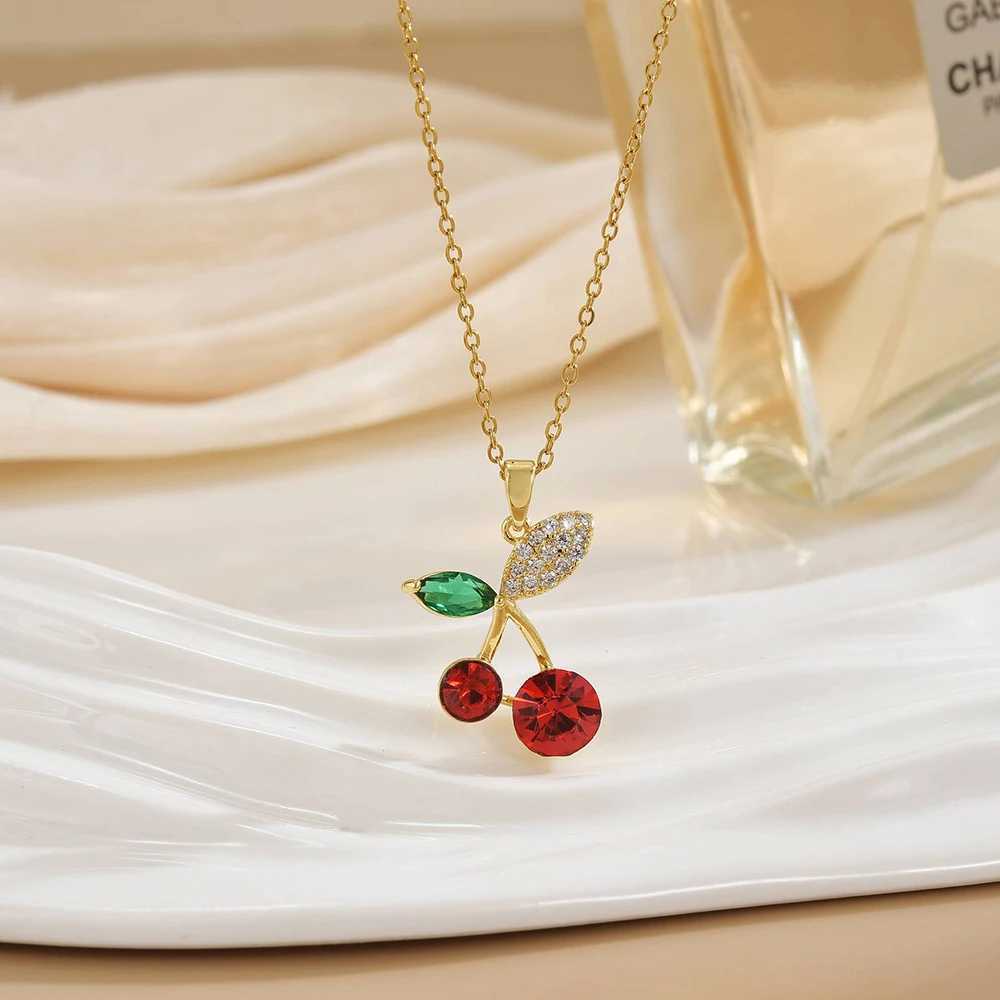 Sparkling Red Cherry Pendant Necklace for Women Colored Zircon Stainless Steel Chain Jewelry Accessory for Girls Y250605