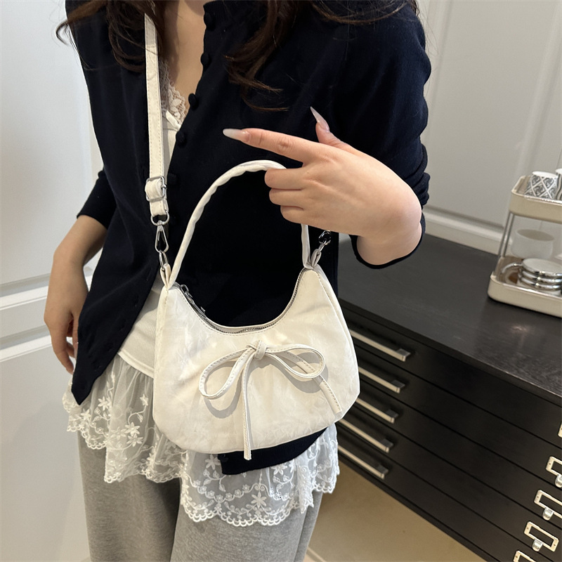 designer This Year's Trend: Simple and Unique Sweet Style Handbag, New Moon Bag, Niche Design, Trendy and Fashionable Casual Crossbody Women'