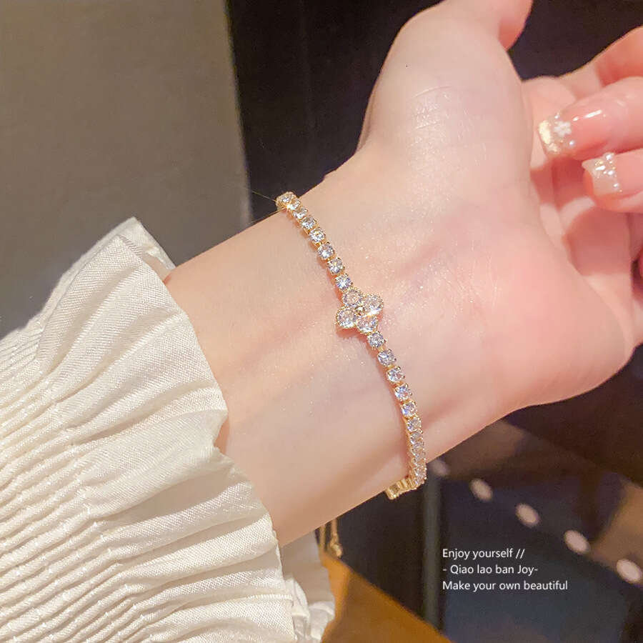 Luxury jewelry designer bracelet 4-leaf clover Zircon Flower Pull-Open Versatile Exquisite Bracelet 2025 Ins Fashion High-End Sense Jewelry