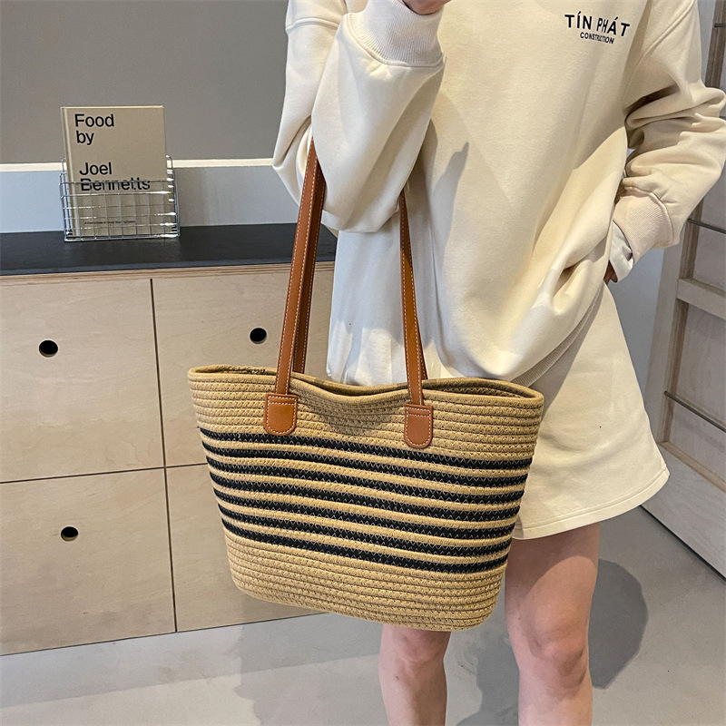 designer Woven Straw Bag for Women Large Capacity 2025 New Color-Block Striped Shoulder Bag Textured Commuter Beach Bag
