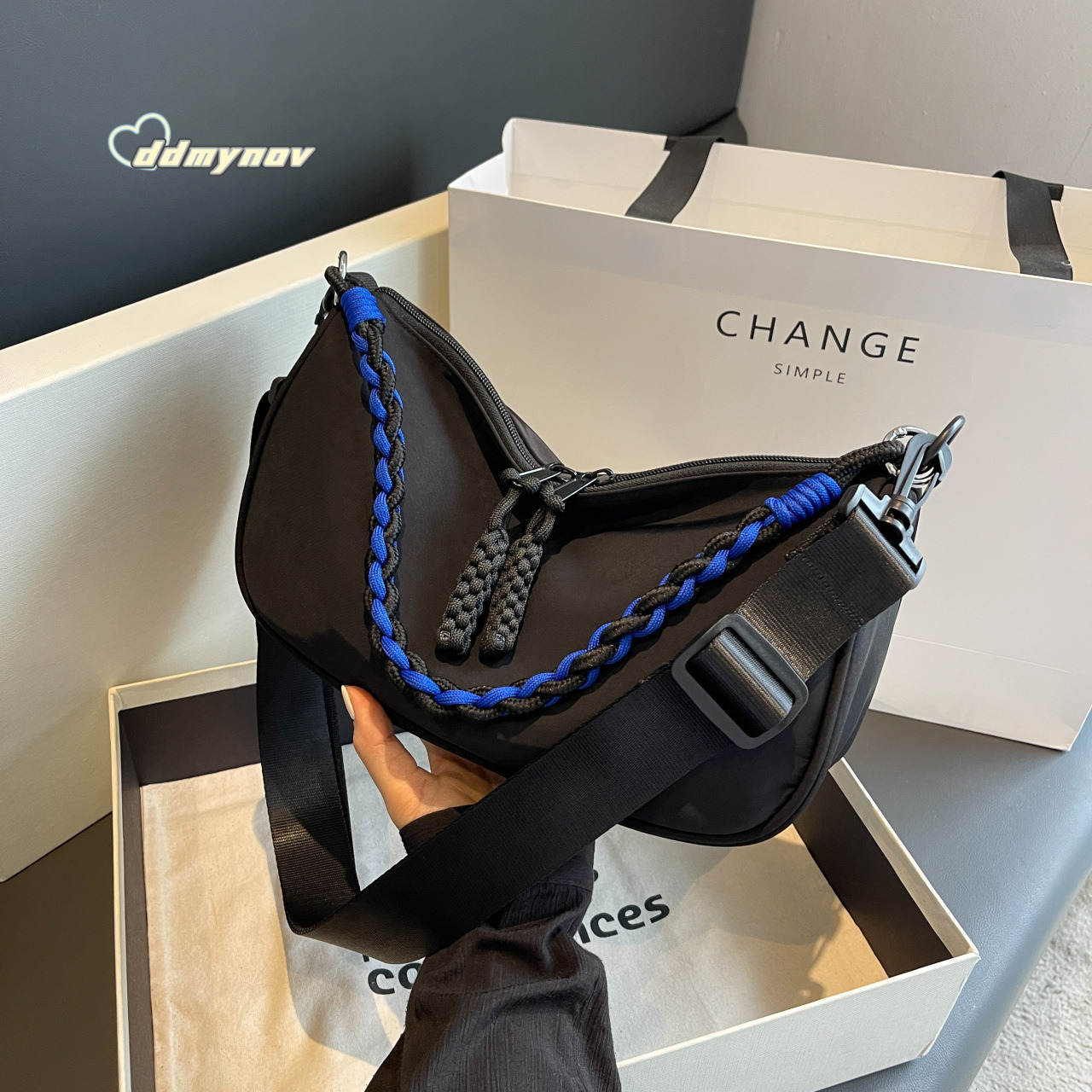 25 New Nylon Tote for Women, Large Capacity, Fashionable and Simple Shoulder Bag, Elegant Commuter Daily Versatile Crossbody Bag ddmynov