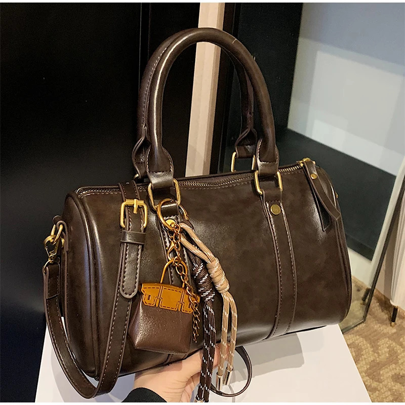 Womens Boston Handbag Vintage Leather Pillow Bag Large Capacity Shoulder Bag Solid Versatile Tote Bag 250530