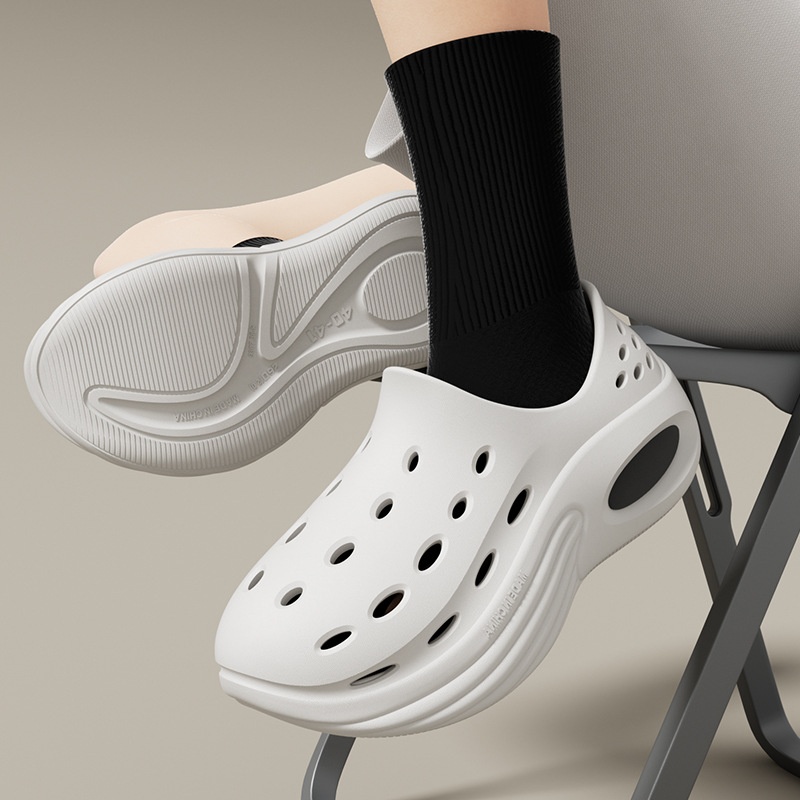 Summer free shipping new luxury designer men's anti slip height increasing beach shoes with toe caps, outdoor sandals for outdoor wear