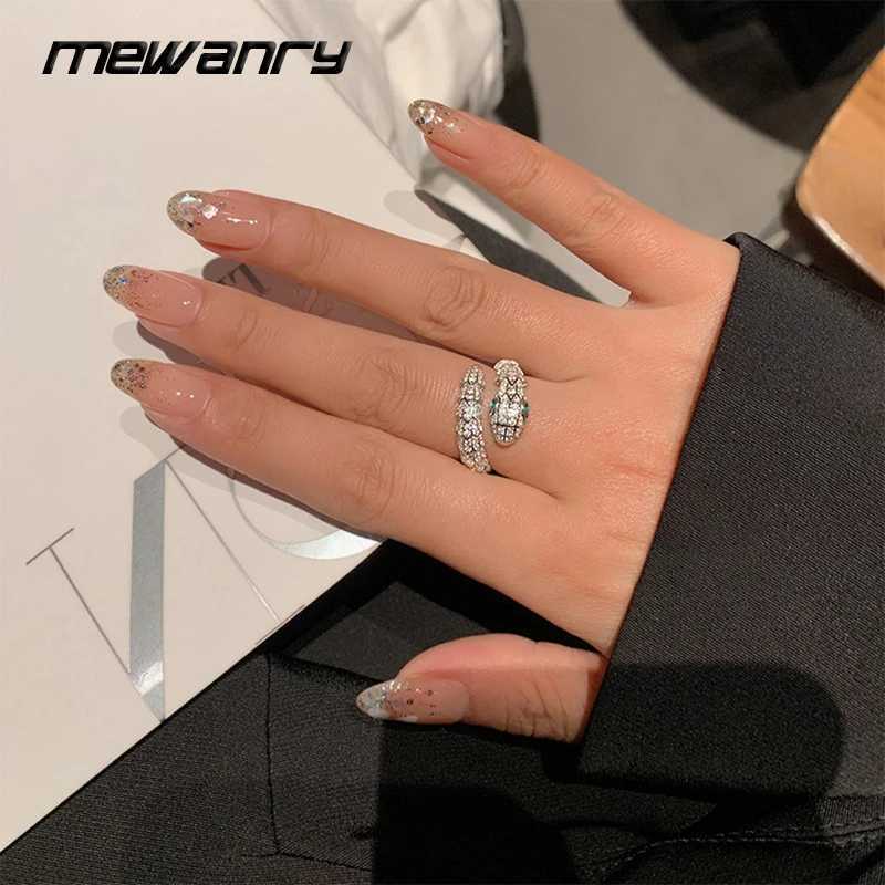 MEWANRY Silver Color Serpentine Ring for Women Shiny Irregular Chic INS Fashion Exquisite Personality Party Jewelry Gifts W250606