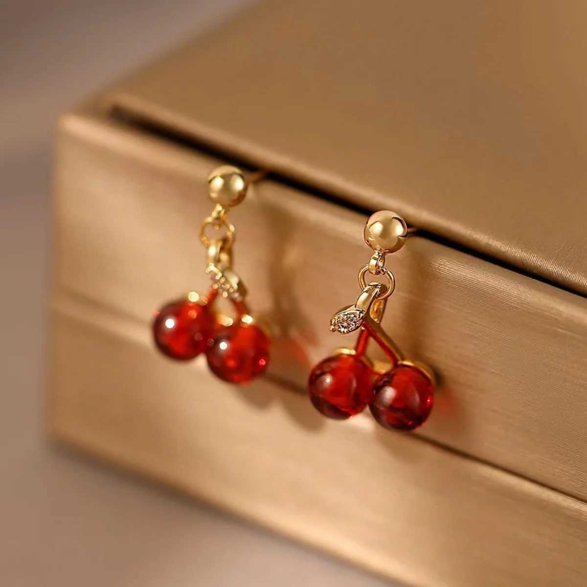 Women 2 PCS Jewelry Set Sweet Red Cherry Pendant Necklace Dangle Stud Earring Shiny Gold Box Chain White Rhinestone Jewelry Y250605