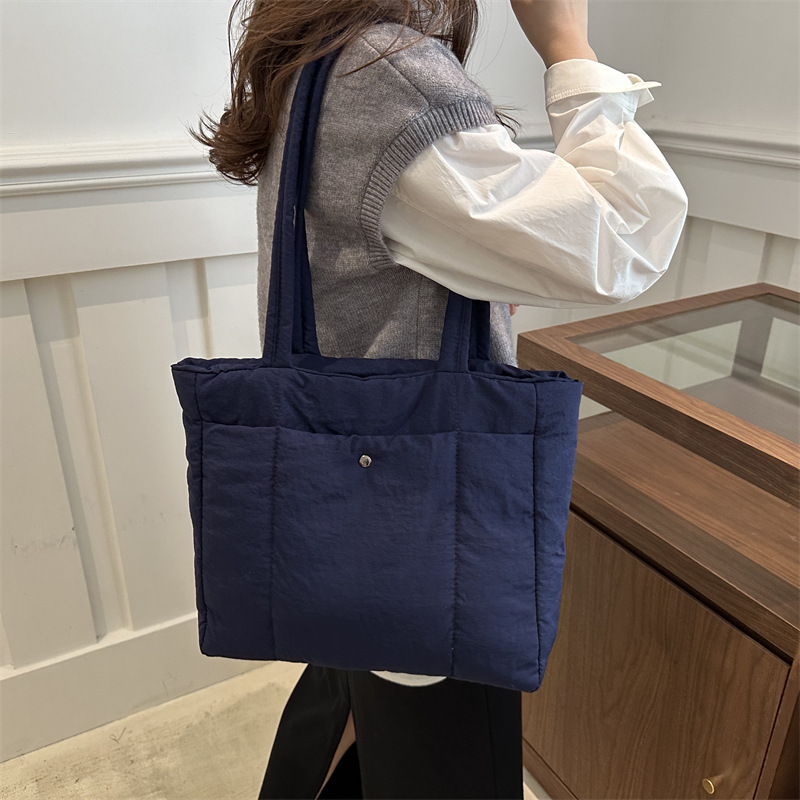 designer Korean Style Lazy Retro Commuter Tote Bag 2025 New Casual Fashion Simple Personality Single Shoulder Underarm Women's Bag