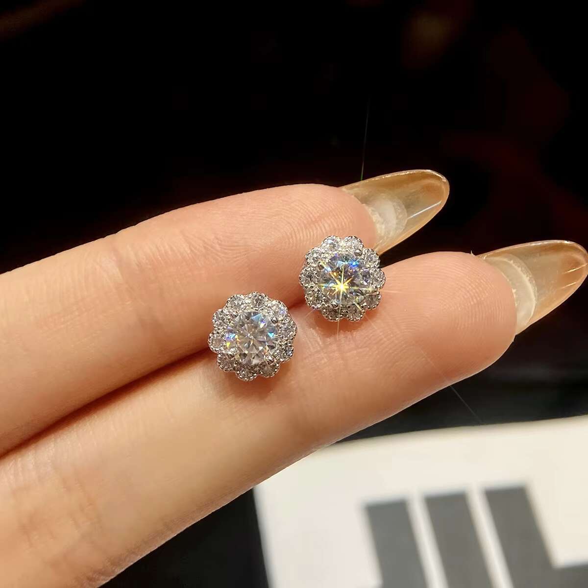 Classic 925 Sterling Silver Fine Jewelry Full Diamond Stud Earrings With 0.5ct Moissanite Halo Design-for Gift